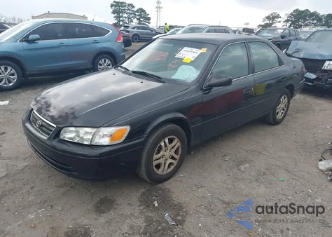 2000 Toyota Camry Le V6 z USA, uszkodzony, nr VIN 4T1BF28K0YU941229